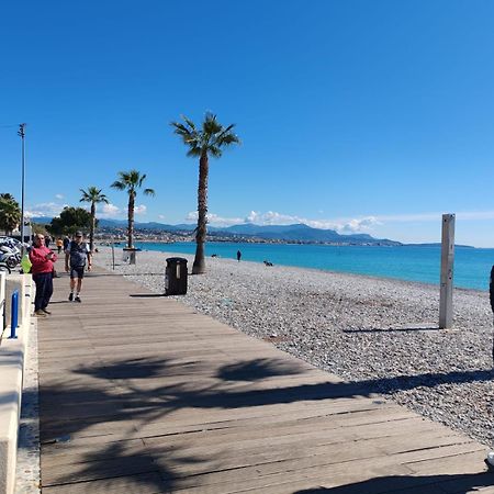 Riviera Sun Standing Studio Villeneuve-Loubet Bagian luar foto